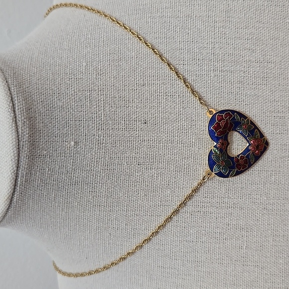 VINTAGE CLOISONNE OPEN CENTER HEART NECKLACE - Picture 1 of 5